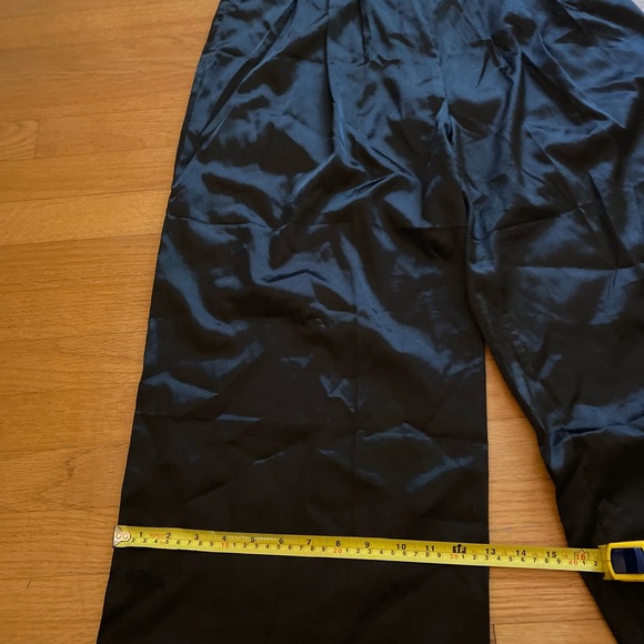 Wide leg satin pants. - Picture 9 of 14